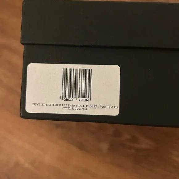 Strathberry Stylist Vanilla Textured Floral - Picture 10 of 11